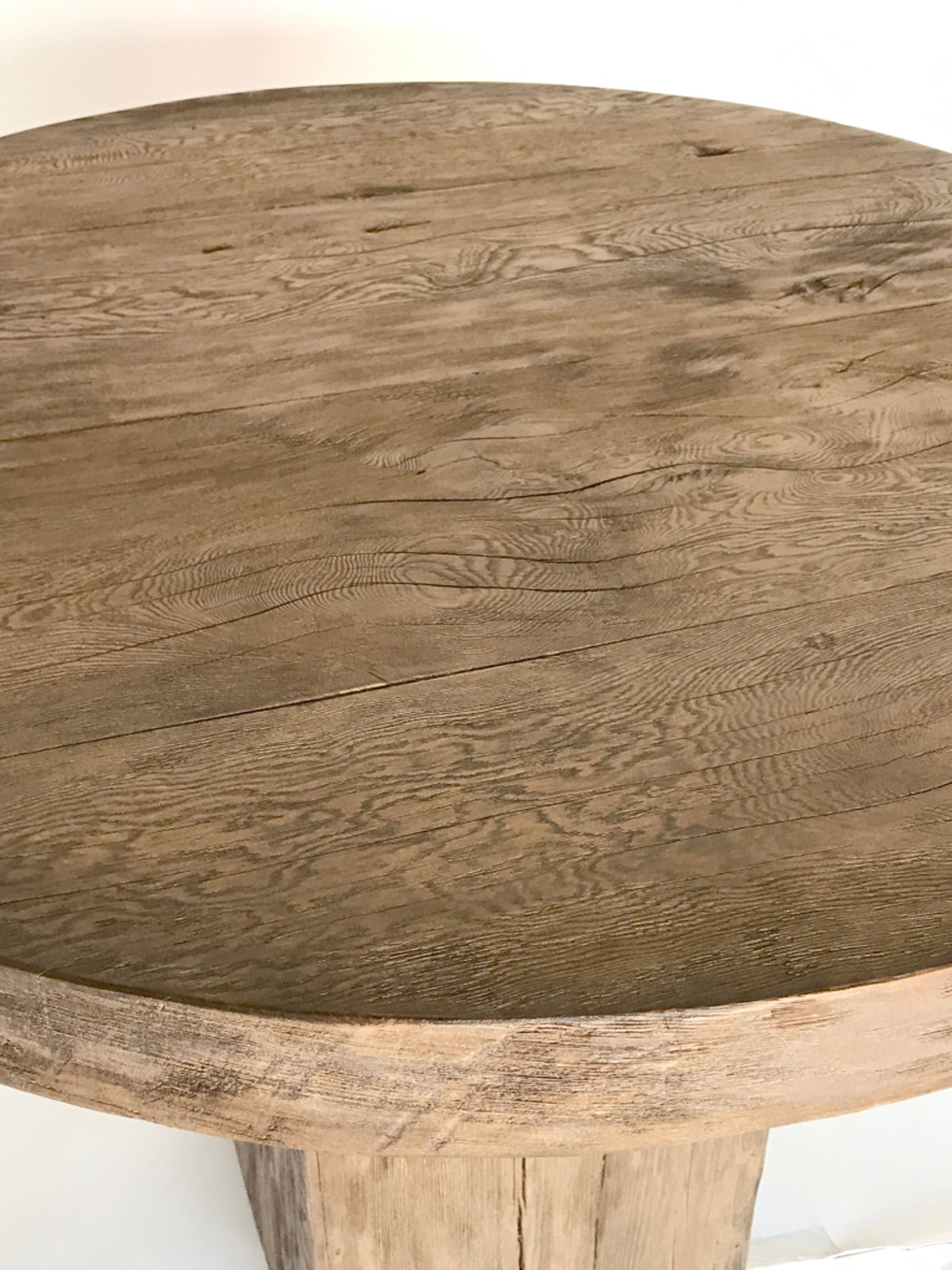 10-25 Rustic Round table – Dos Gallos